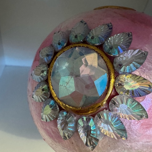 Capiz Jeweled 12” Embellished 3D Butterfly Pedestal Easter Egg Pier 1 style - Picture 6 of 8